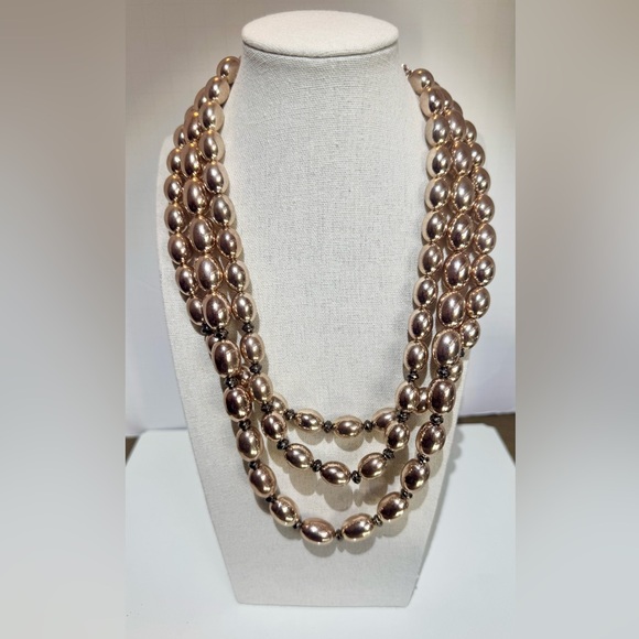 🌟 Three (3) Layered, Gold Beaded Necklace 🌟 - Picture 4 of 7